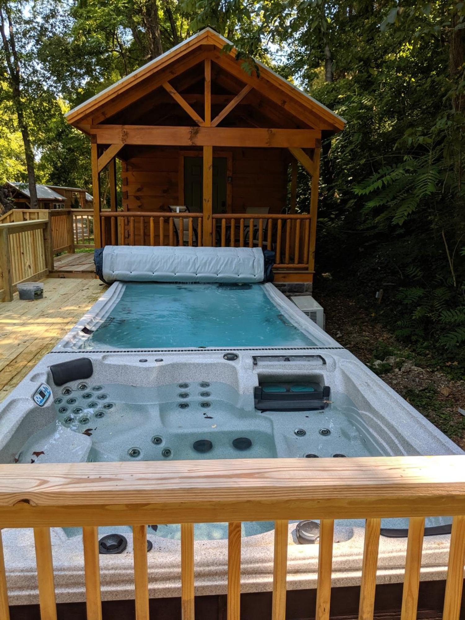 River Cabin Hot Tub & Swim Spa Near Downtown 查塔努加 外观 照片